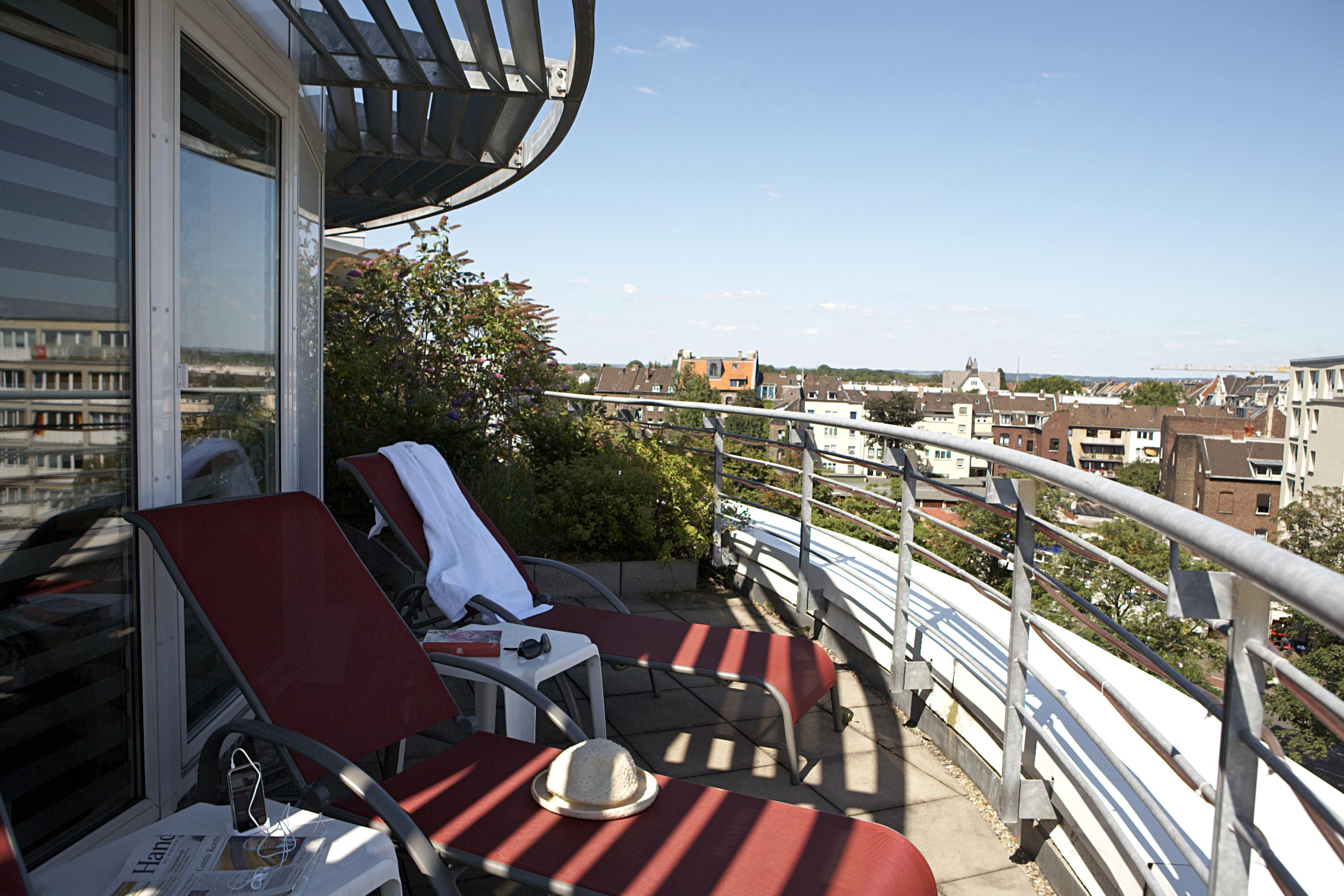 Plaza Premium Koeln Hotell Exteriör bild