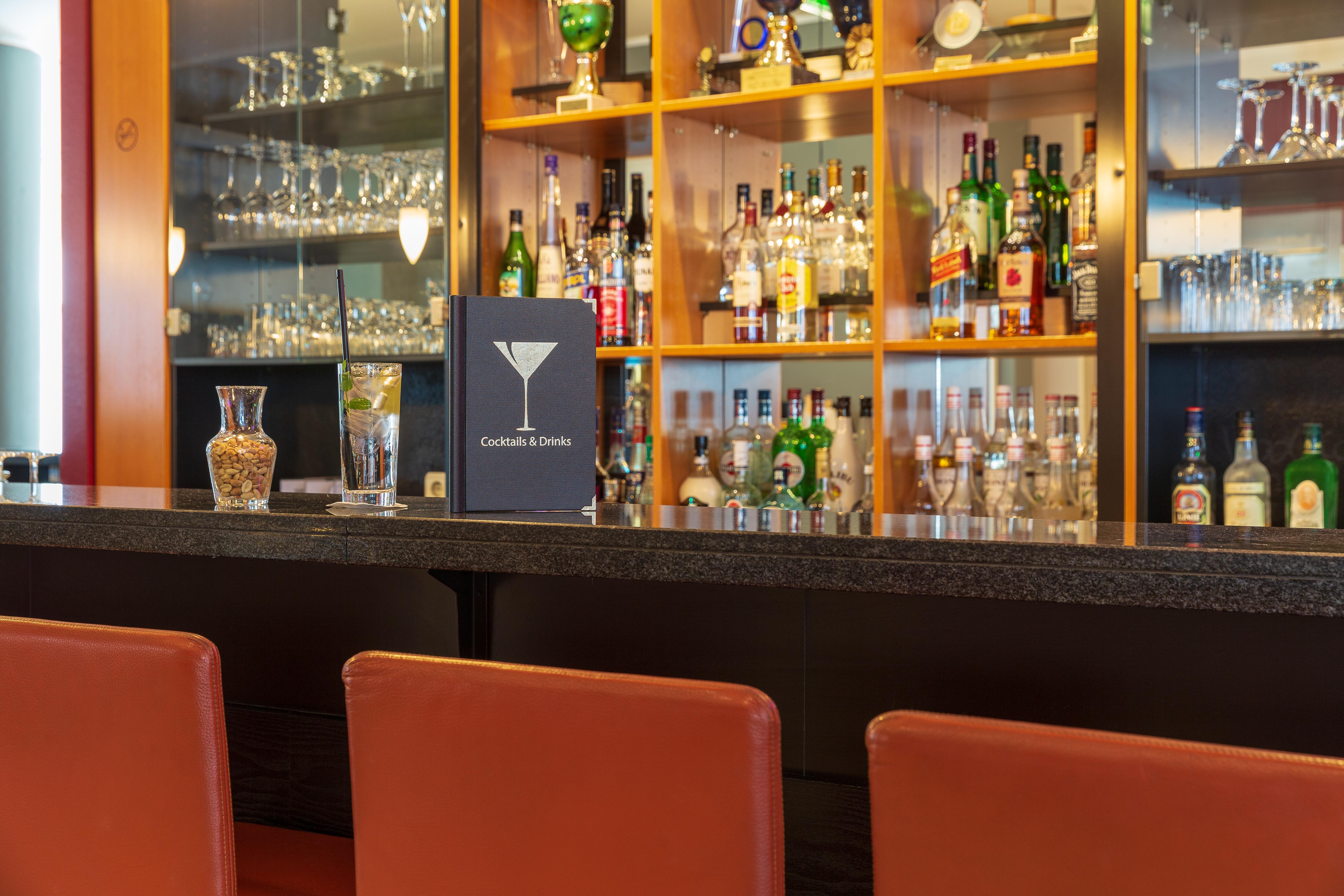 Plaza Premium Koeln Hotell Exteriör bild