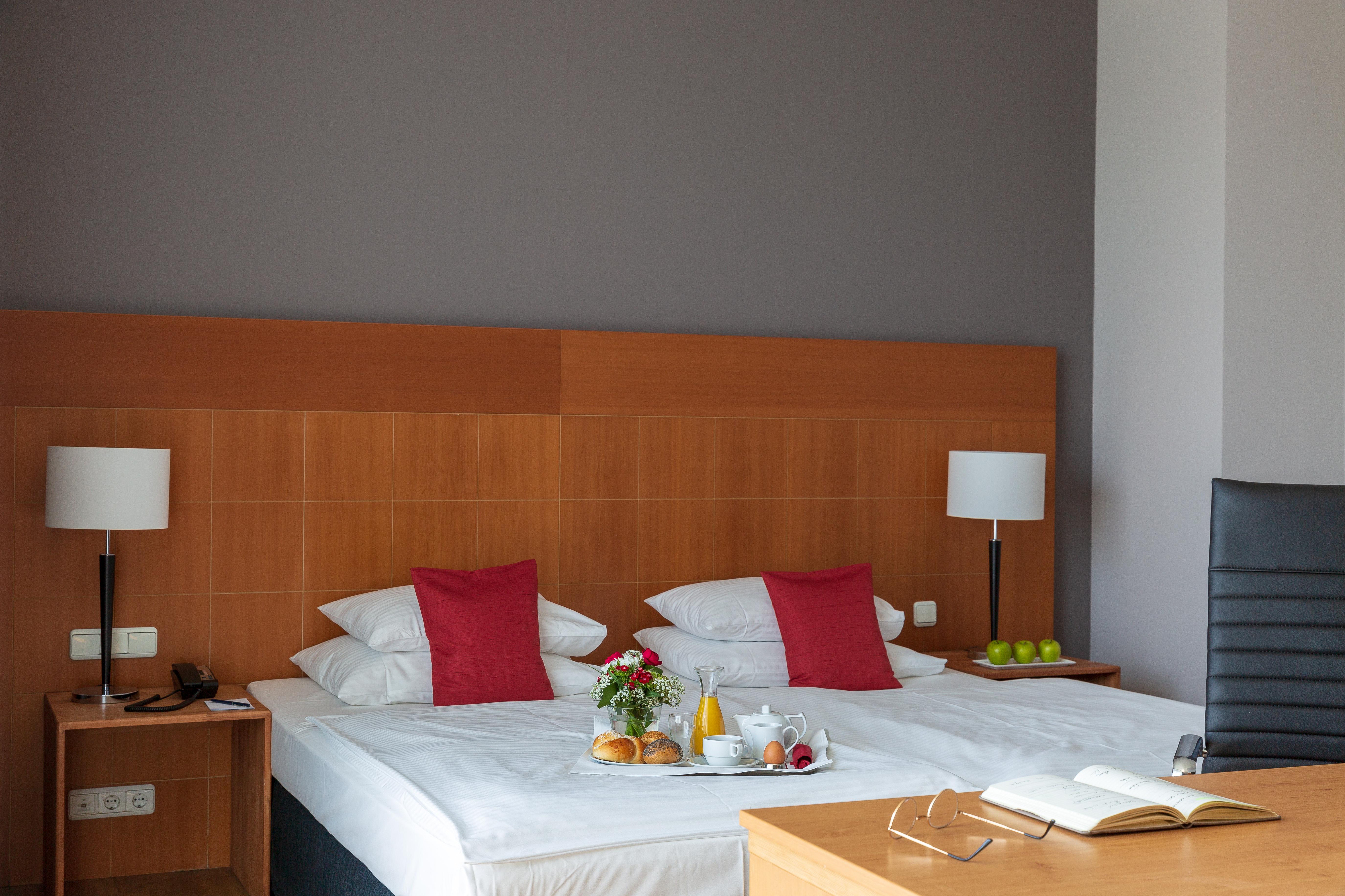 Plaza Premium Koeln Hotell Exteriör bild
