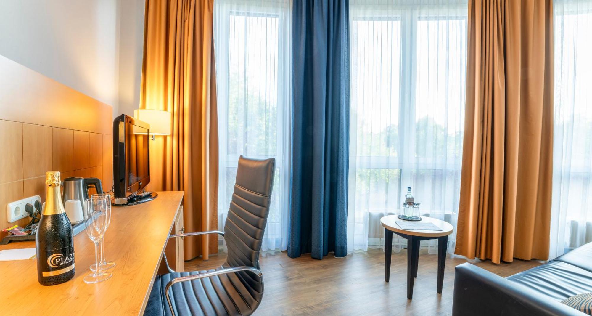 Plaza Premium Koeln Hotell Exteriör bild