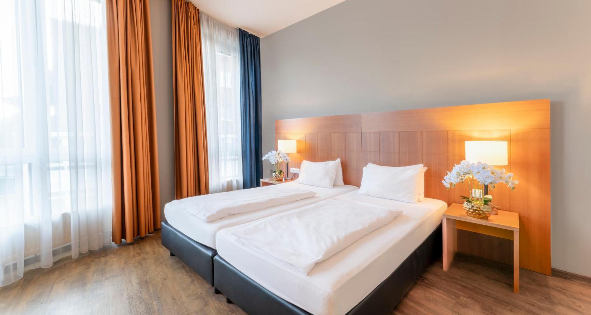 Plaza Premium Koeln Hotell Exteriör bild