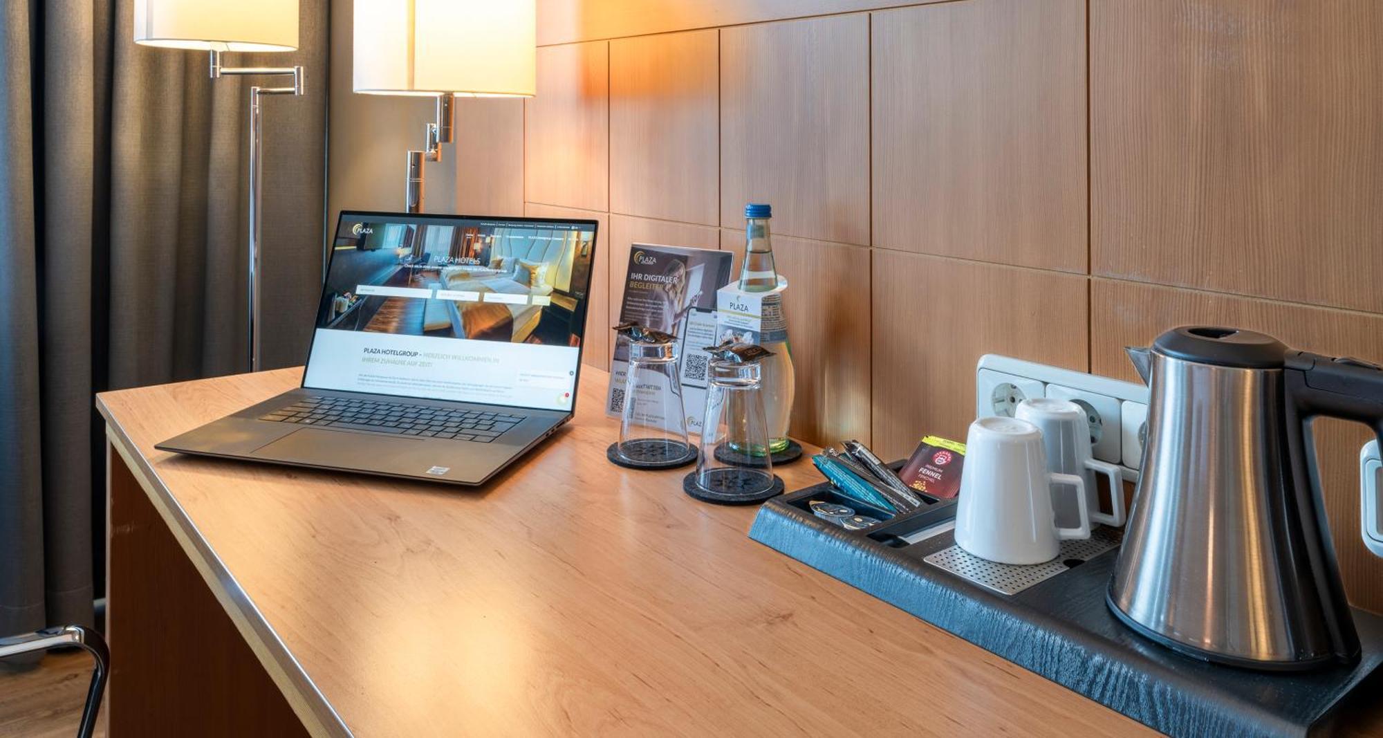 Plaza Premium Koeln Hotell Exteriör bild