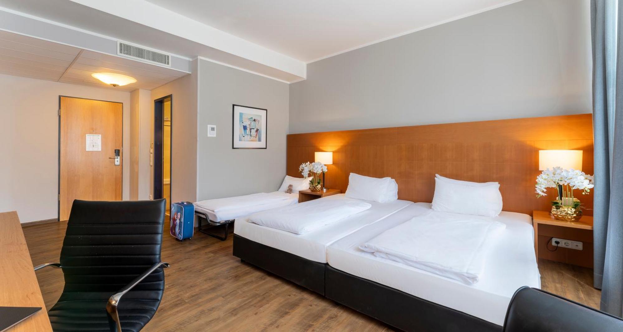 Plaza Premium Koeln Hotell Exteriör bild