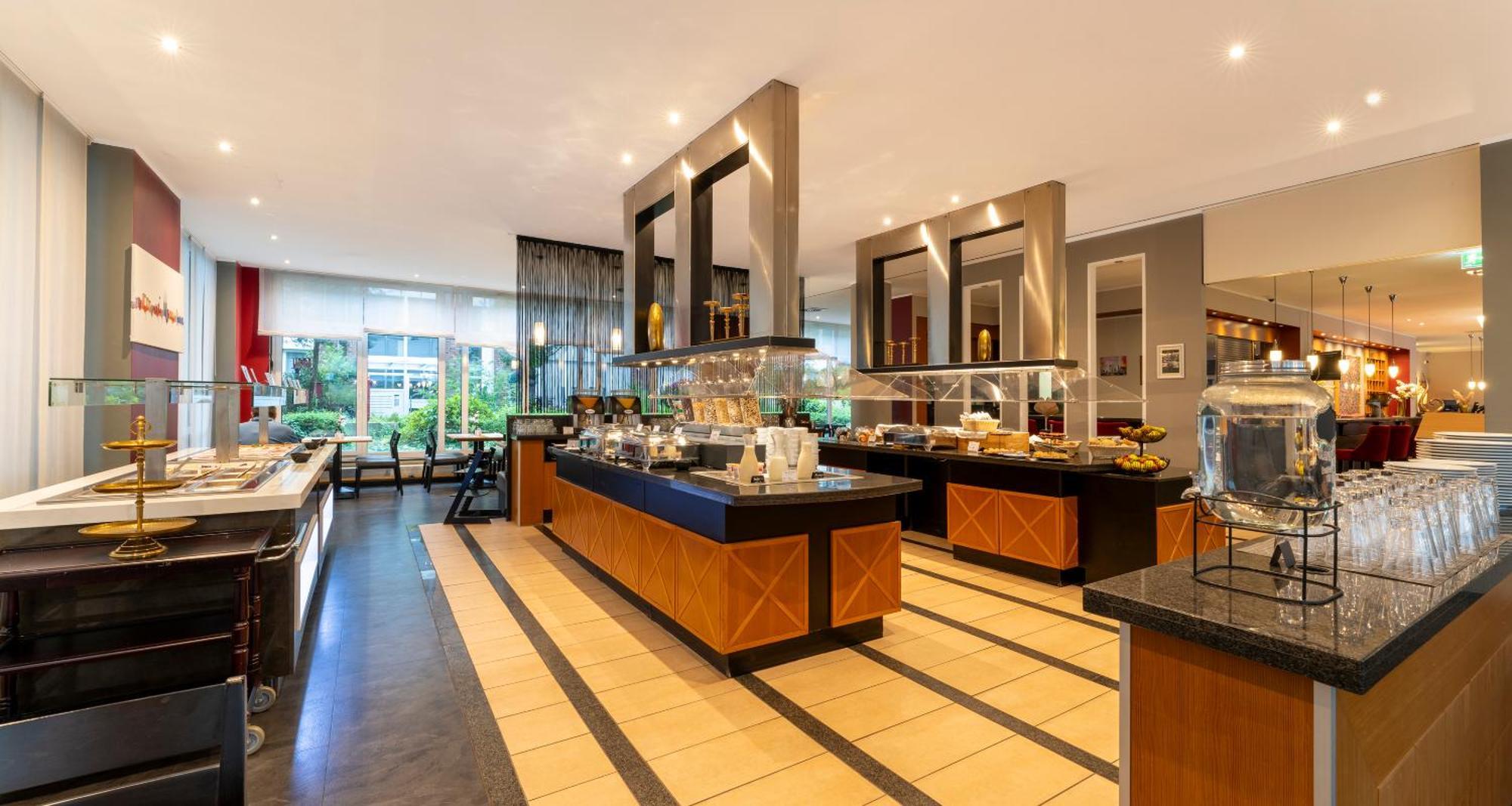 Plaza Premium Koeln Hotell Exteriör bild