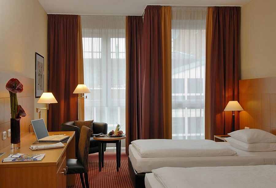 Plaza Premium Koeln Hotell Exteriör bild